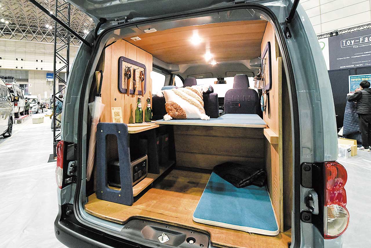 クラフトプラス デザイン NV200 コンプリートカー （車両本体価格：2,400,000円（税込）〜）