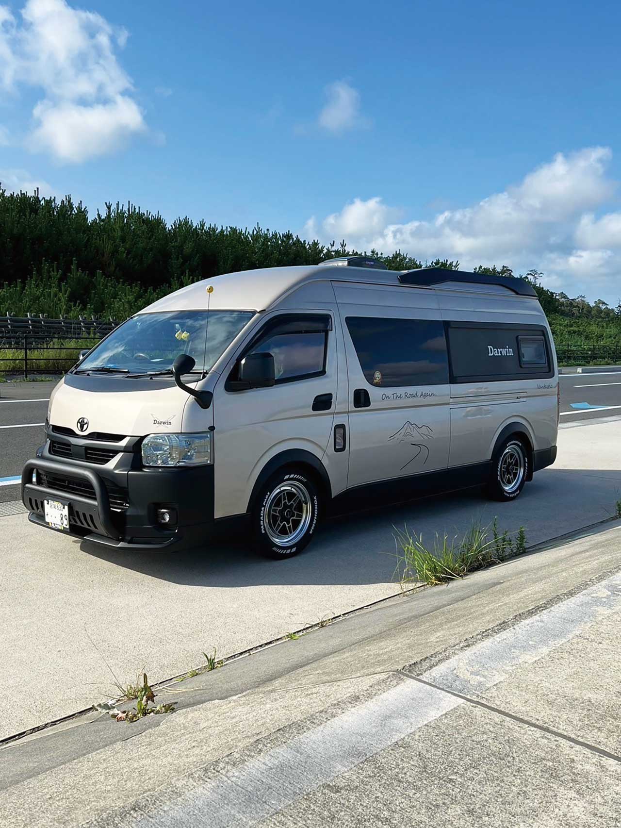 愛犬とともに備える防災キャンピングカー
