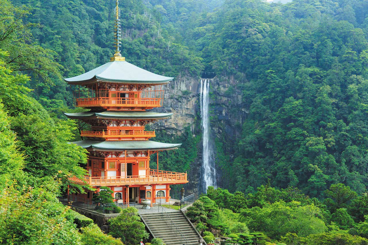 那智の滝（和歌山県）