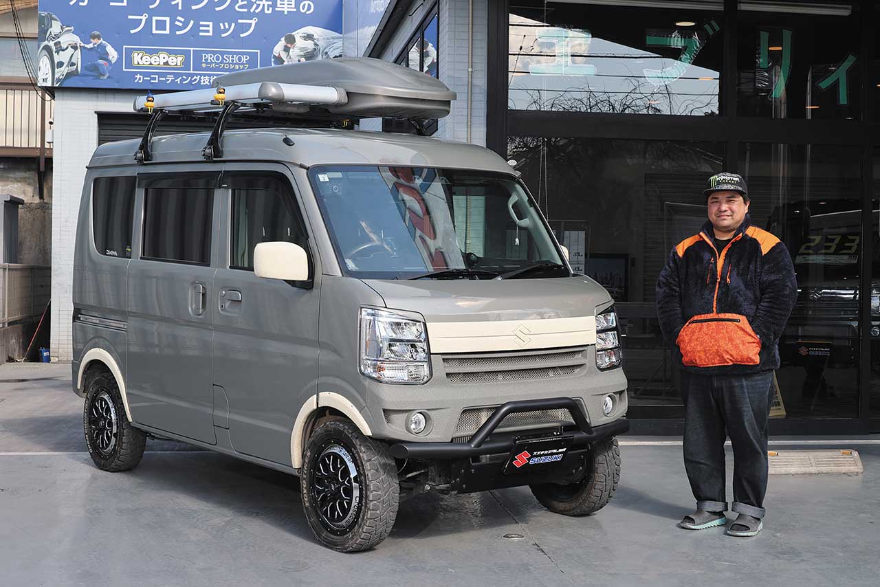 納車時は予算の関係で出来なかったが、今後はルーフもオフホワイトのラプター塗装で仕上げたい、とげんたろうさん。