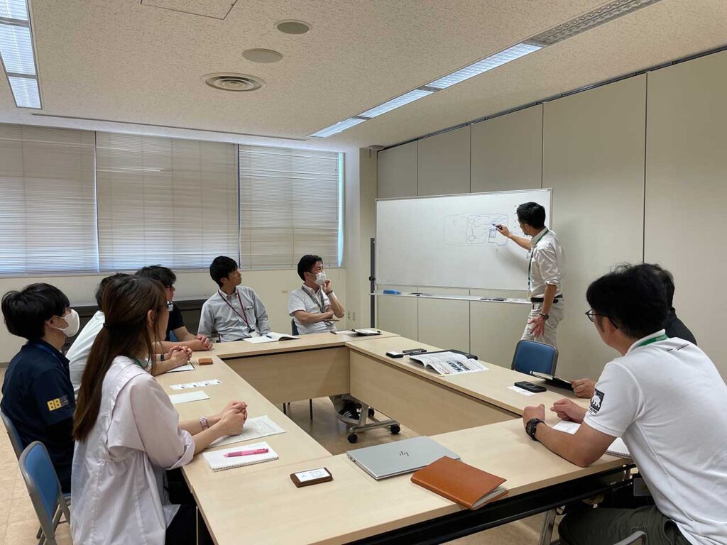 軽バンが“くるまシェルター”に変身!「MARU MOBI Lite」が自治体・被災地支援の新定番に