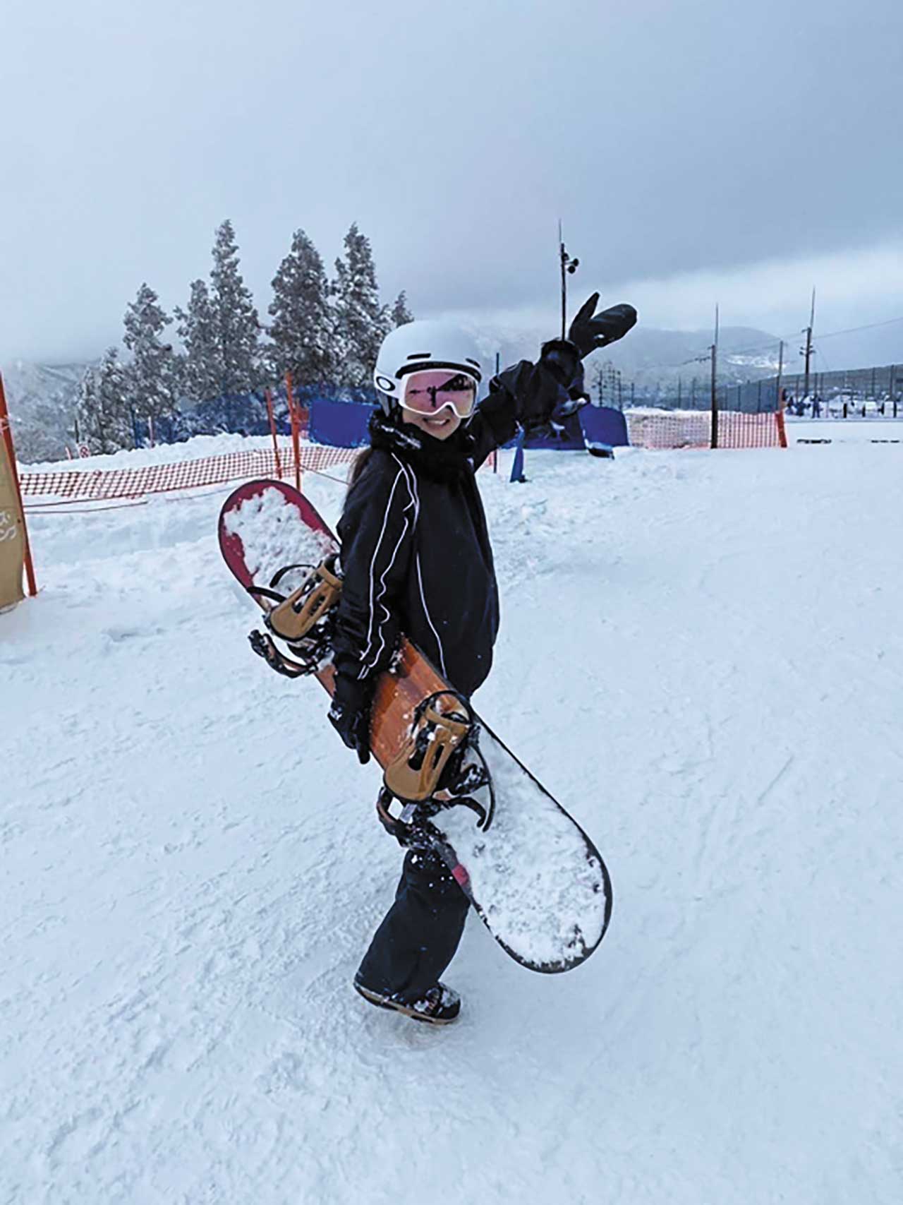 様々なアクティビティをこなすなつほさん。もともと、雪山などに行くためにジムニーを購入したのだ。スノーボード、釣り、SUPなど、毎年数回必ず行くのだそうだ。
