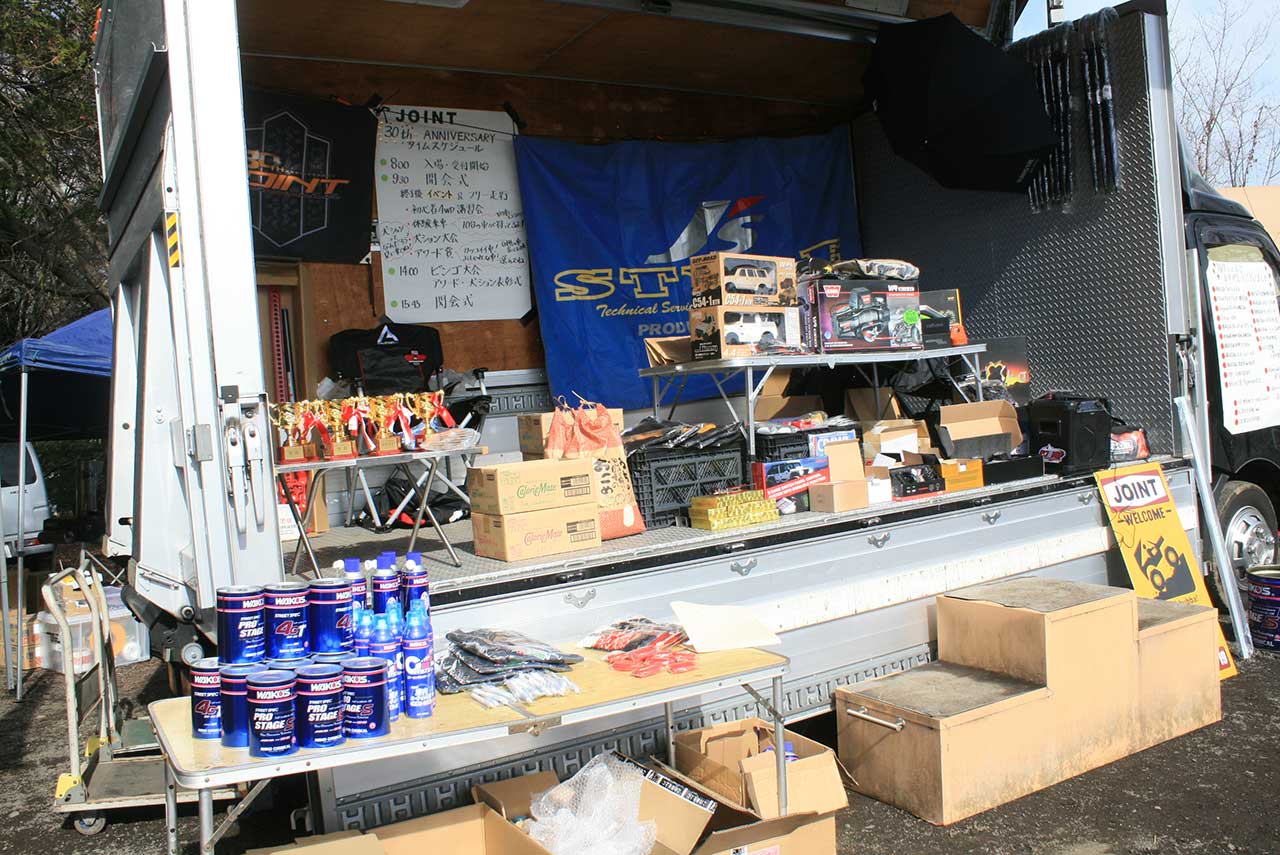 ビンゴ大会ももちろん開催された。景品にはお子さんも大人も楽しめるラジコンカーからアウトドアグッズ、さらに大物ではWARN製のウインチなども登場。参加者全員、超ヒートアップしたのは言うまでもない。