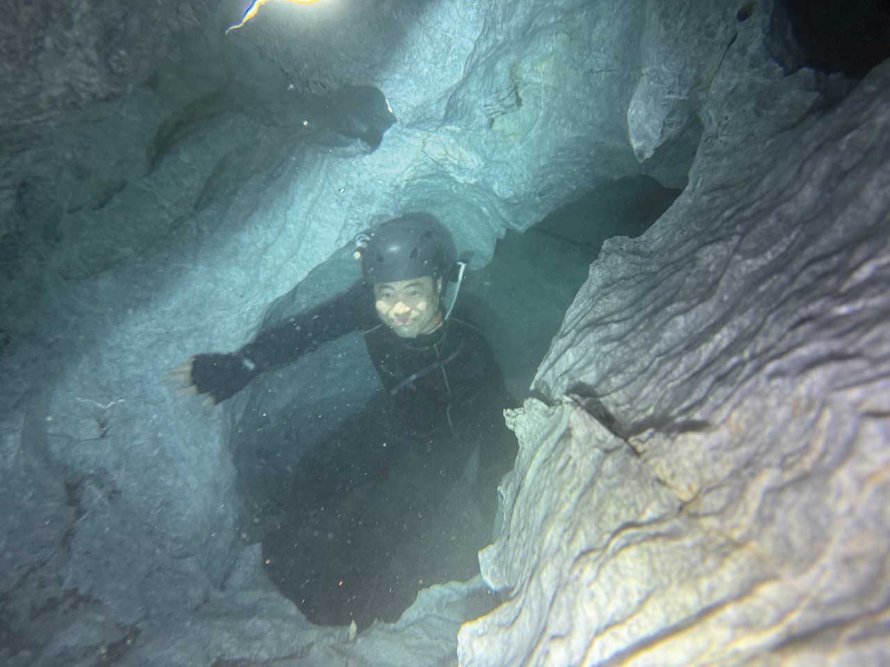 この世界は独特だ！ 洞窟内は、完全に別世界なのだ。