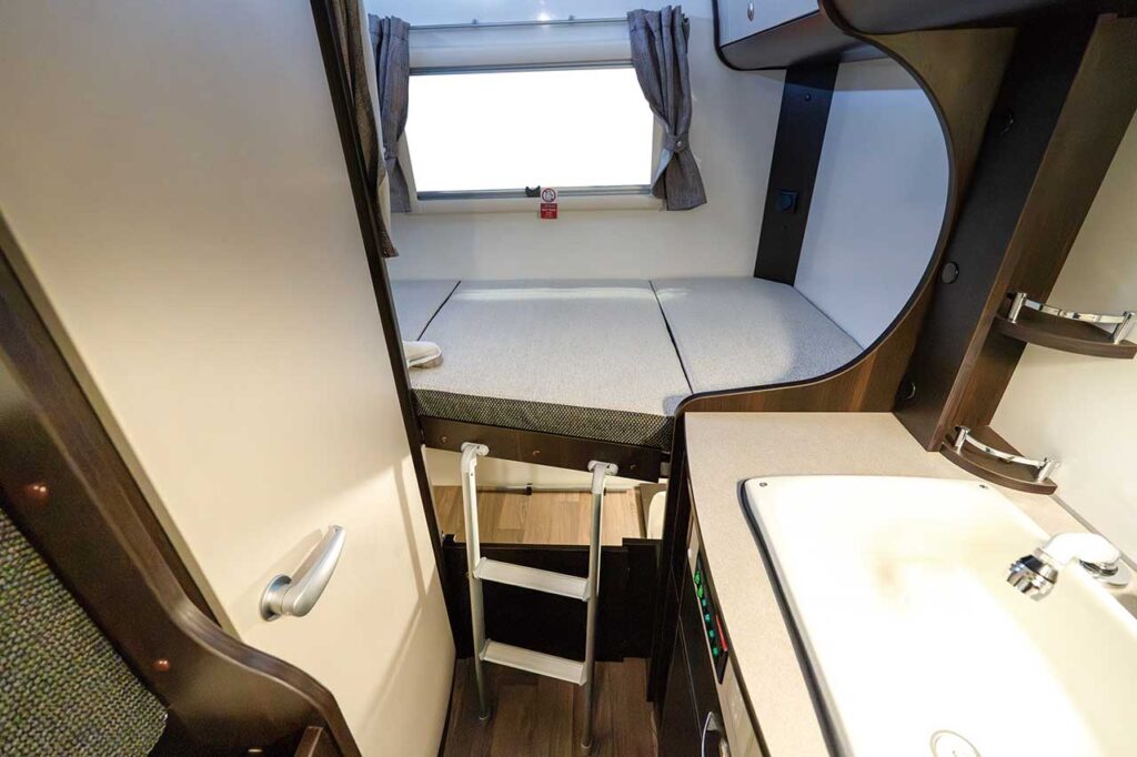 ↑タイプYはアイデア満載の欲張りレイアウト。WとXのいいトコ取りで、全長4.79mのコンパクトボディに充実装備を凝縮。