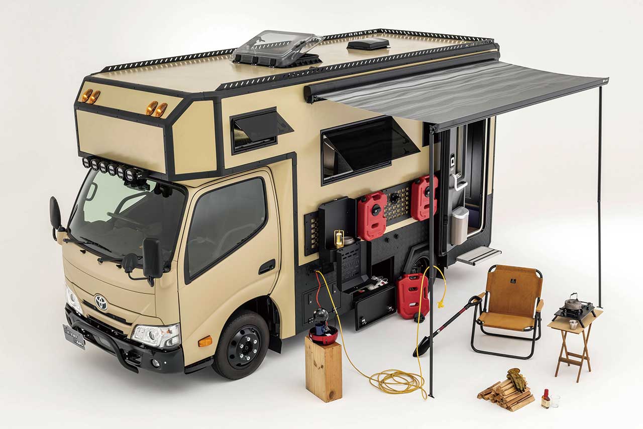 キャンプカーマガジン Vol.115 表紙のクルマ「DN-75（ダイレクトカーズ）」