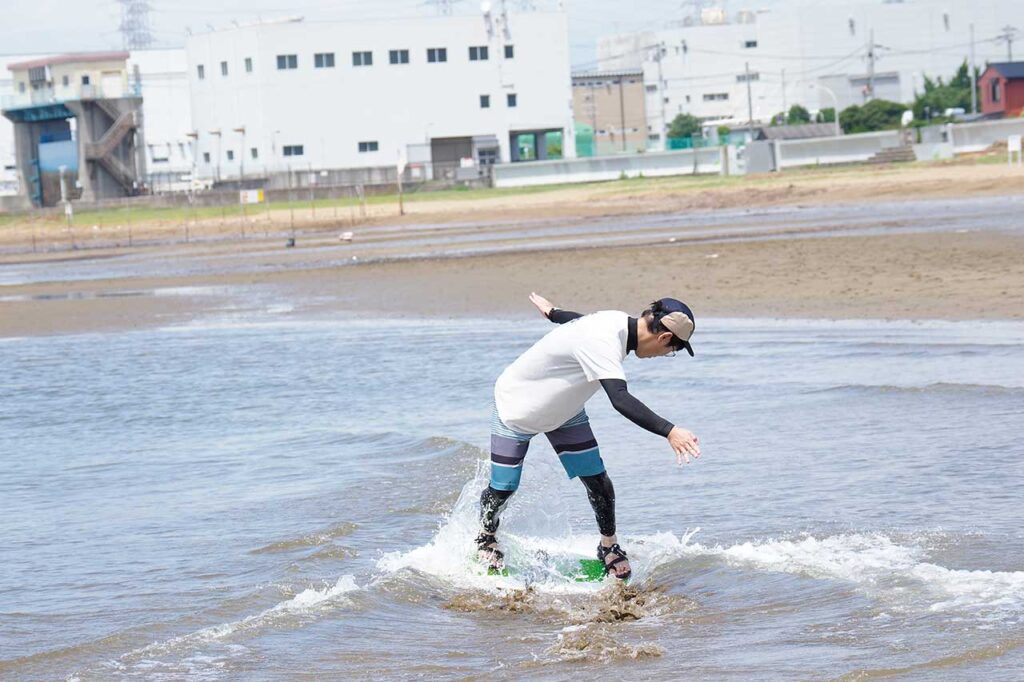 ジムニーでアウトドアスポーツ!!第53回 スキムボード編