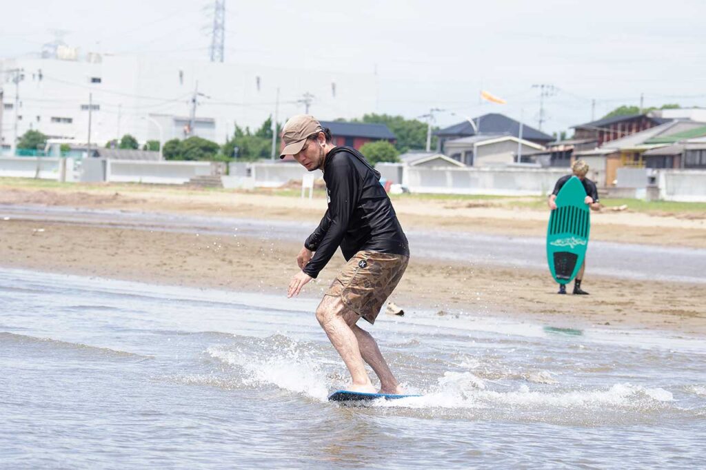 ジムニーでアウトドアスポーツ!!第53回 スキムボード編